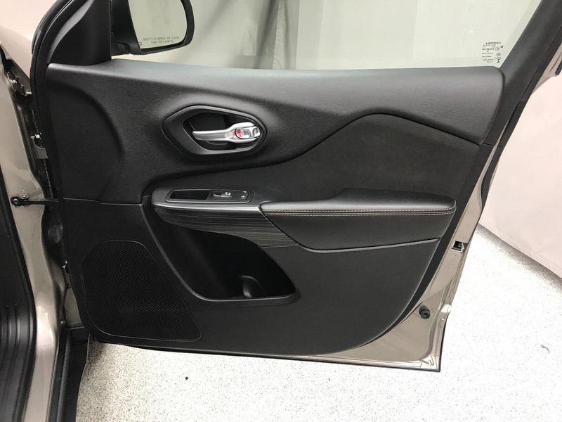 Used 2016 Jeep Cherokee LatitudeImage 15