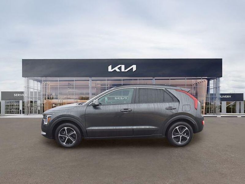 New 2025 Kia Niro EXImage 7