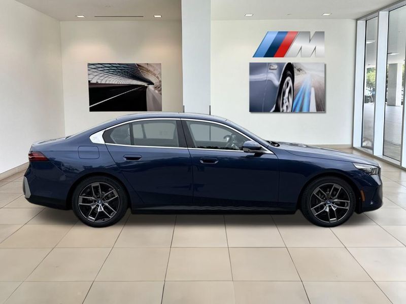 2025 BMW i5 eDrive40Image 5