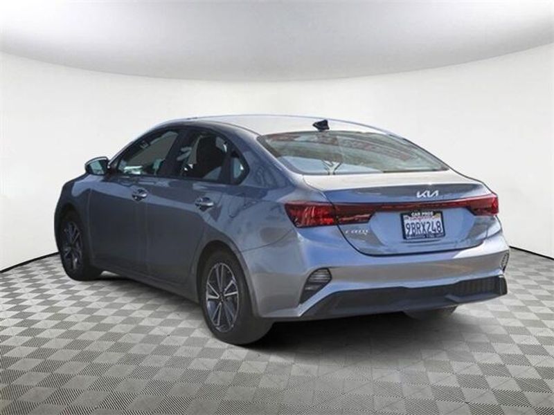 2022 Kia Forte LXSImage 8