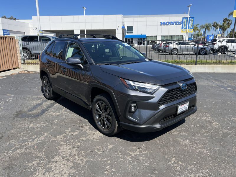 2023 Toyota RAV4 Hybrid XLE PremiumImage 4