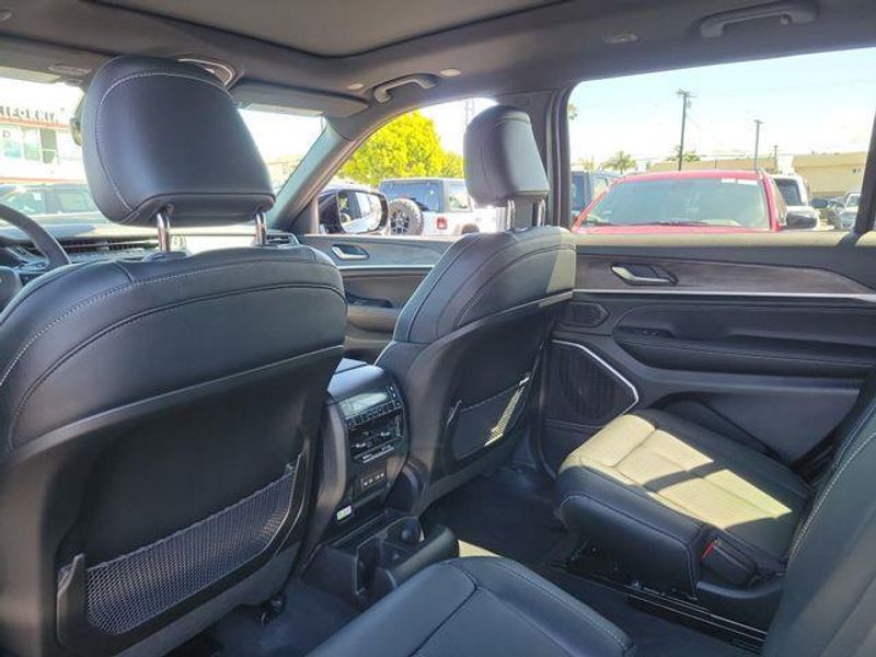 New 2026 Jeep Grand Cherokee L Limited Reserve 4x4