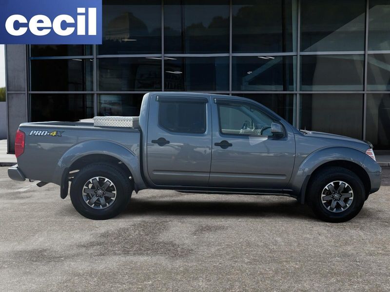 2018 Nissan Frontier PRO-4X photo 5