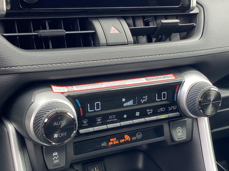 2025 Toyota RAV4 Image 17