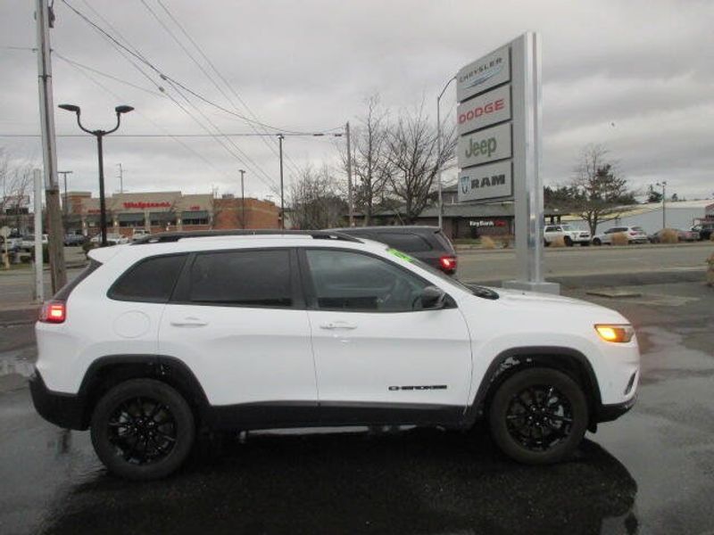 2023 Jeep Cherokee Altitude LuxImage 6