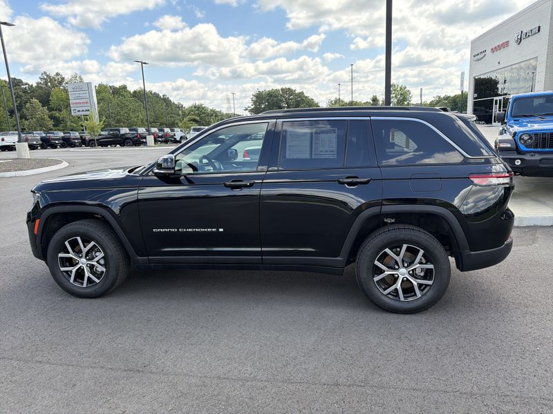 Used 2024 Jeep Grand Cherokee LimitedImage 17
