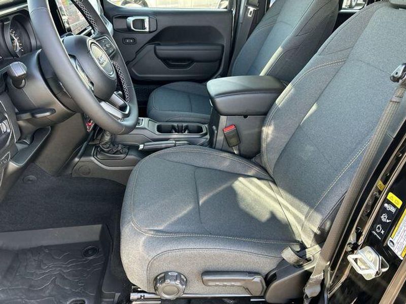 New 2025 Jeep Wrangler 4-door WillysImage 19