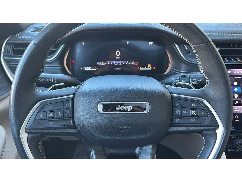 Used 2023 Jeep Grand Cherokee L LimitedImage 11