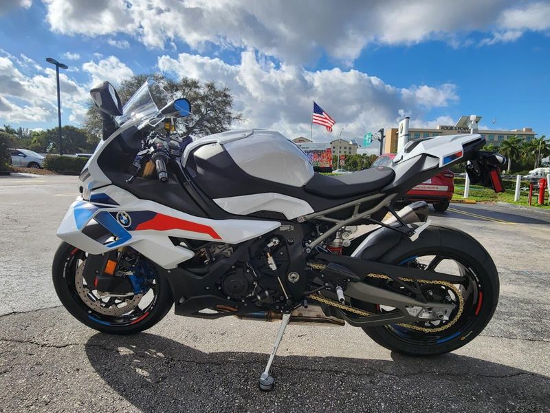 2026 BMW S 1000 RRImage 1