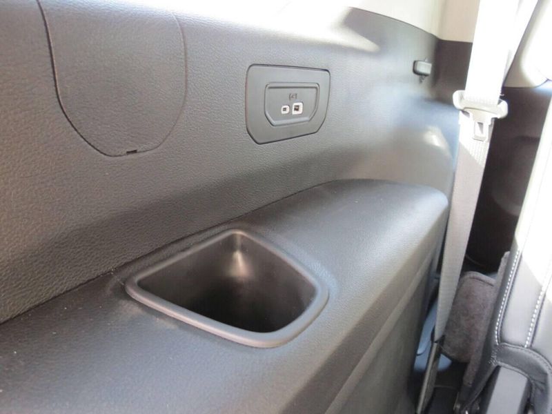 Used 2021 Jeep Grand Cherokee L Limited 4x4 4dr SUVImage 37