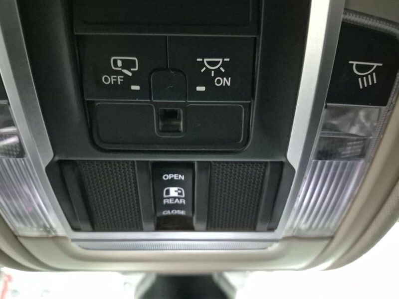 2019 RAM 1500 LaramieImage 38