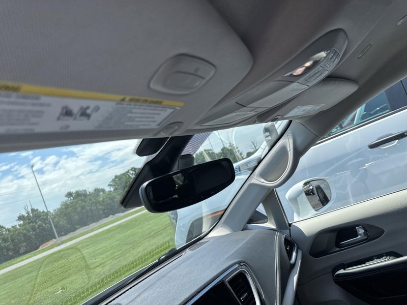 2022 Chrysler Pacifica Touring LImage 29