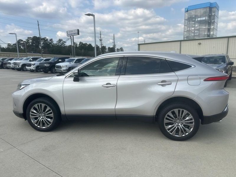 Used 2022 Toyota Venza XLEImage 8