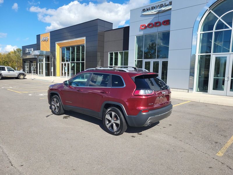 Used 2019 Jeep Cherokee LimitedImage 11