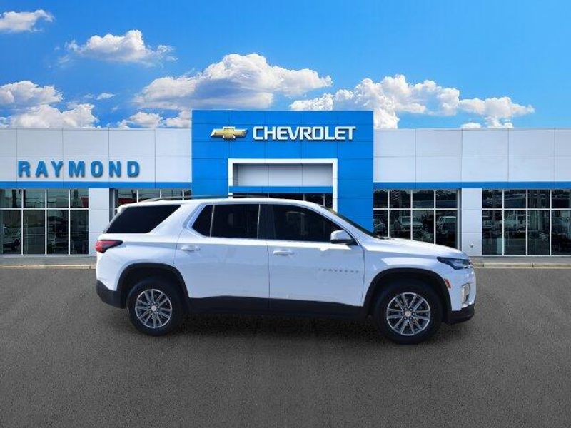 Used 2022 Chevrolet Traverse LT LeatherImage 2