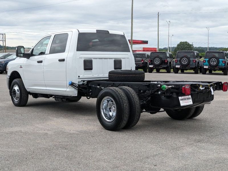 2024 RAM 3500 Tradesman Crew Cab Chassis 4x4 60