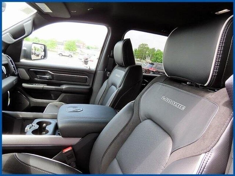 2025 RAM 1500 LaramieImage 15