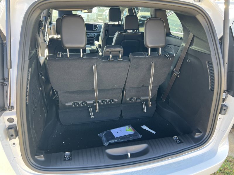 New 2026 Chrysler Pacifica LimitedImage 15