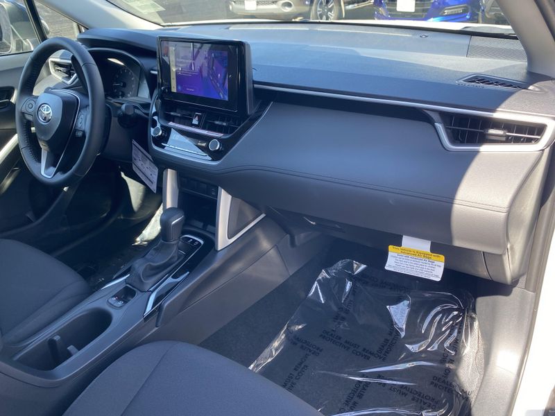 New 2025 Toyota Corolla Cross LEImage 9
