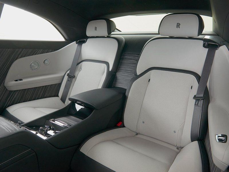 New 2025 Rolls-Royce Spectre Image 17