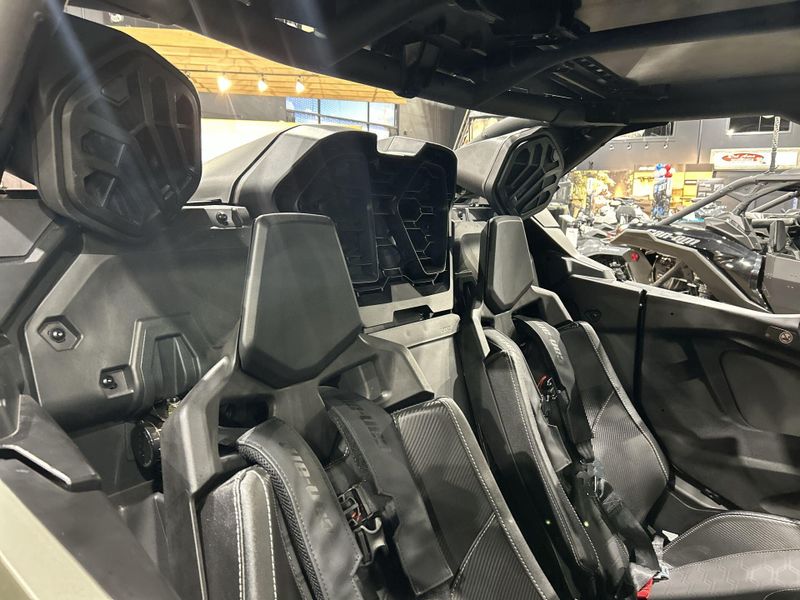 New 2026 Can-Am MAVERICK R MAX X RC WITH SMART-SHOX 999T DCT Image 18