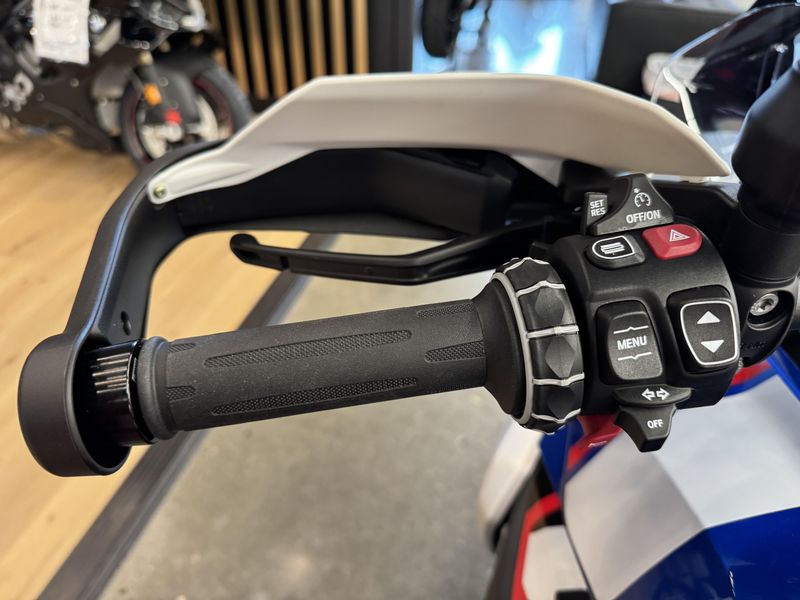 2025 BMW R 1300 GS - TROPHY - RACING BLUE METALLIC 