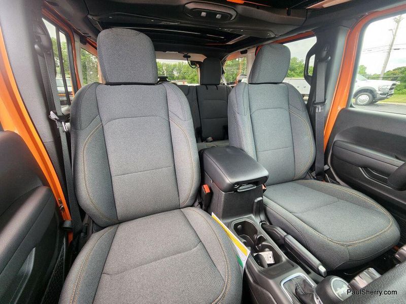 New 2025 Jeep Wrangler 4-door WillysImage 30