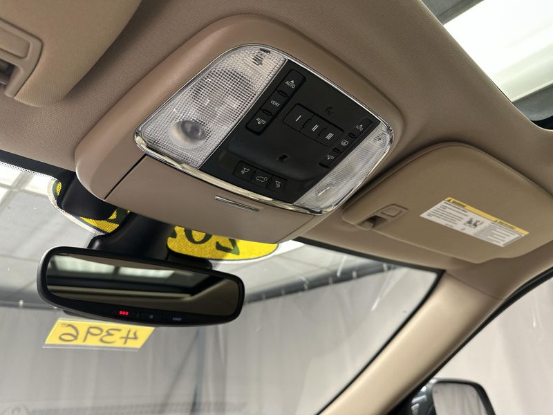 Used 2021 Jeep Grand Cherokee OverlandImage 11