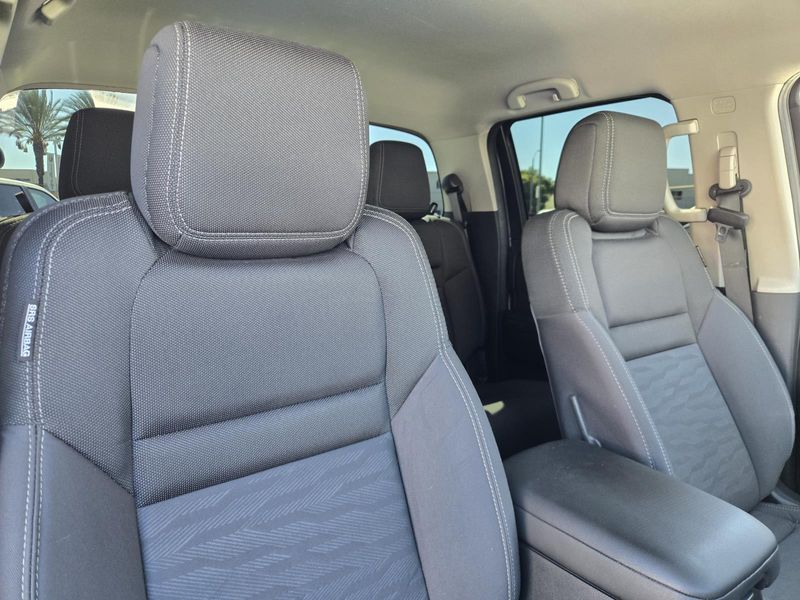 Used 2024 Nissan Frontier Crew Cab 4x4 SV