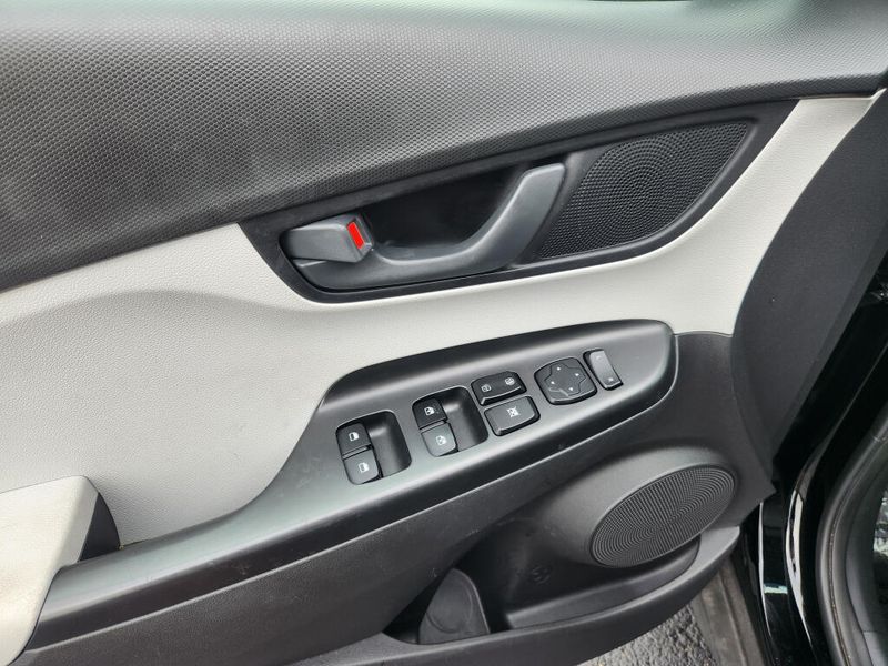 Used 2023 Hyundai Kona SEL