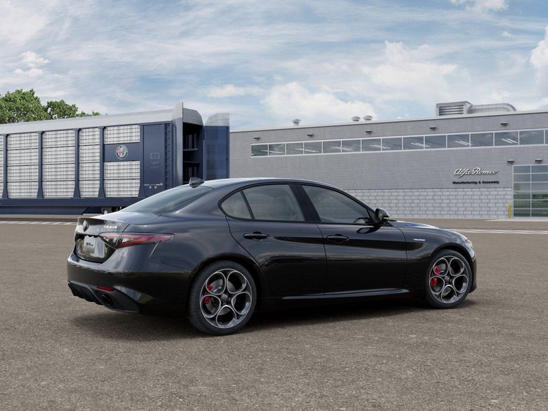 New 2026 Alfa Romeo Giulia AwdImage 21