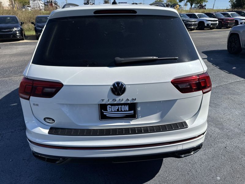 Used 2023 Volkswagen Tiguan SE R-Line BlackImage 9