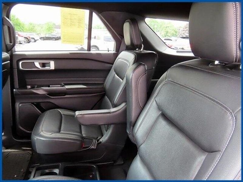 2020 Ford Explorer XLTImage 10