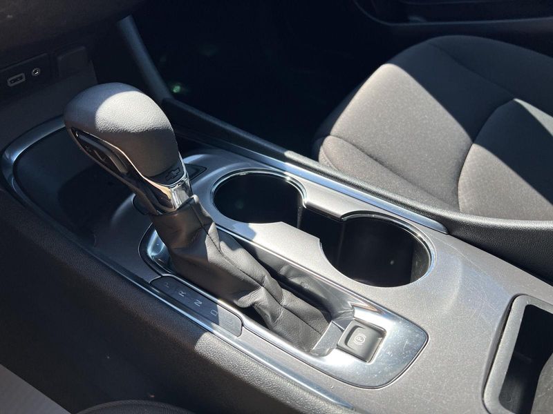 2023 Chevrolet Malibu 1LT photo 28