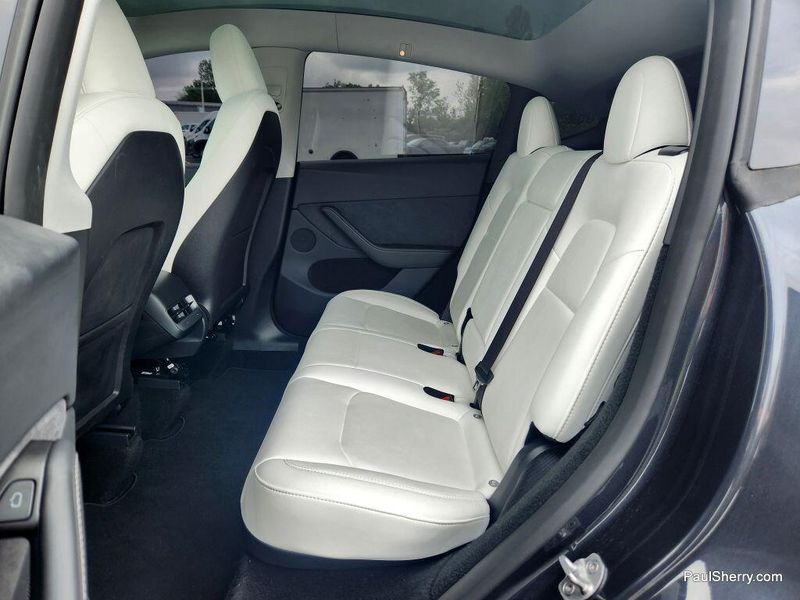 2024 Tesla Model Y Long RangeImage 56