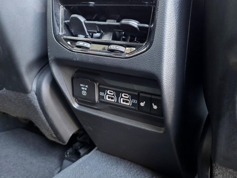 Used 2023 Jeep Grand Cherokee Limited
