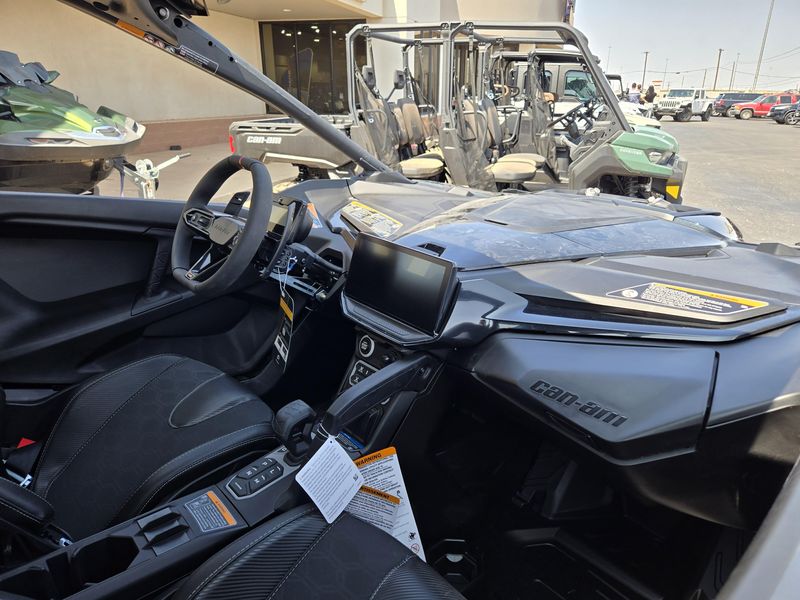 2025 Can-Am MAVERICK R MAX X RS 999T DCT TRIPLE BLACK Image 18