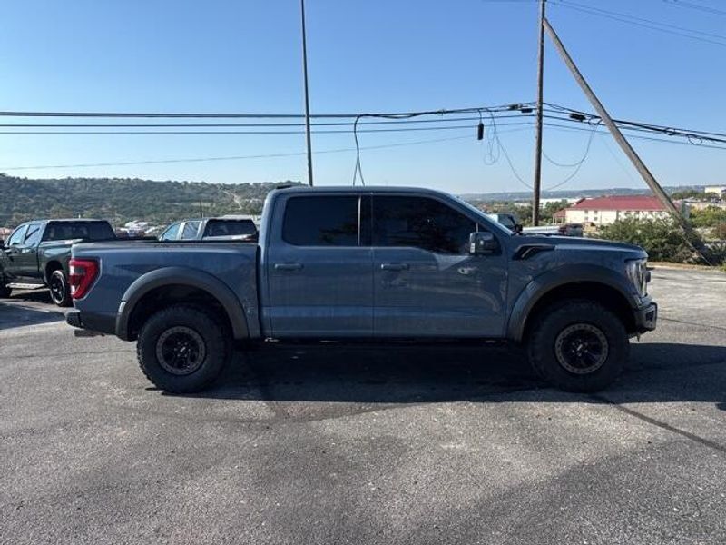 2023 Ford F-150 Raptor photo 4