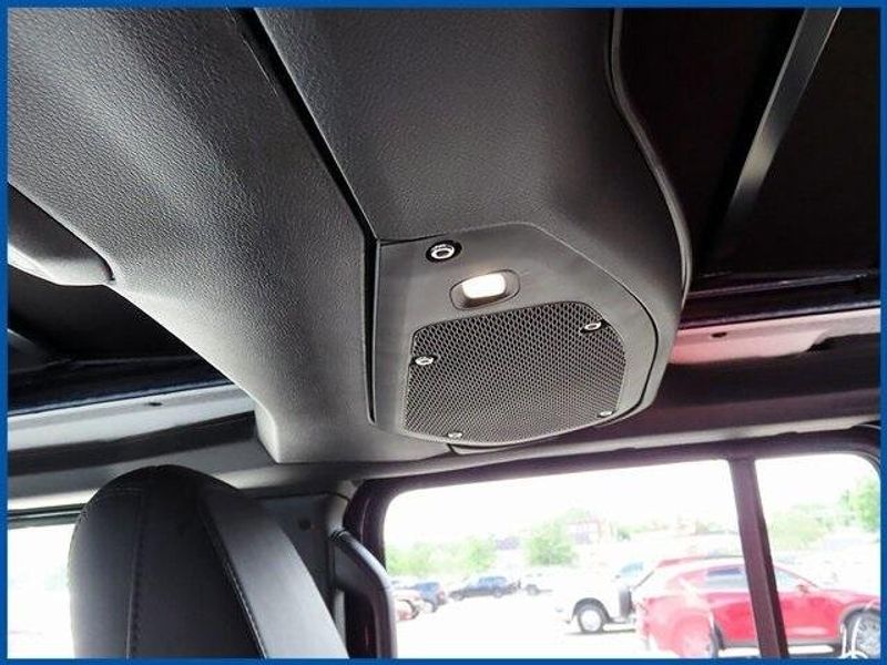 New 2025 Jeep Wrangler Rubicon XImage 11