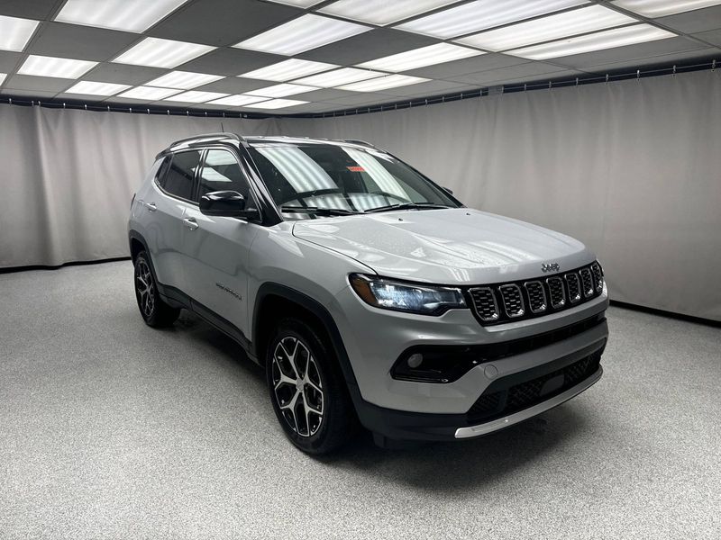 2024 Jeep Compass Limited 4x4Image 5