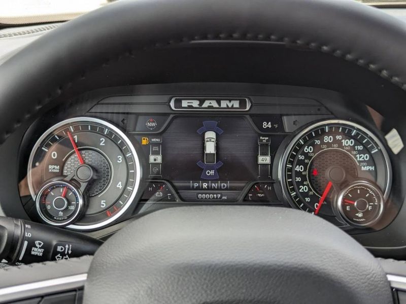 2023 RAM 1500 Big Horn Crew Cab 4x4 5
