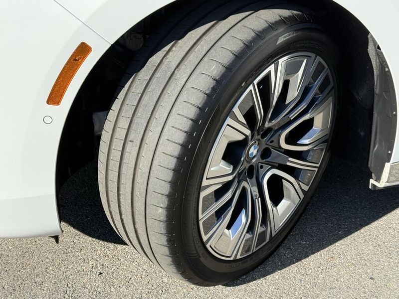 Used 2025 BMW i7 eDrive50Image 18