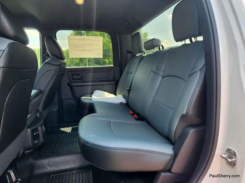 New 2024 RAM 5500 Tradesman Chassis Crew Cab 4x4 84