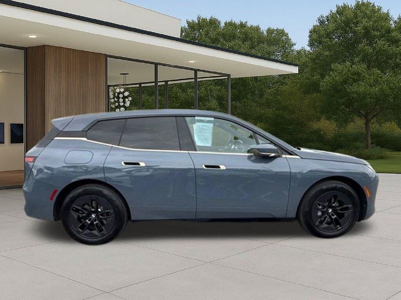 Used 2026 BMW iX xDrive60Image 7