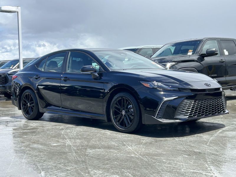2025 Toyota Camry SEImage 2