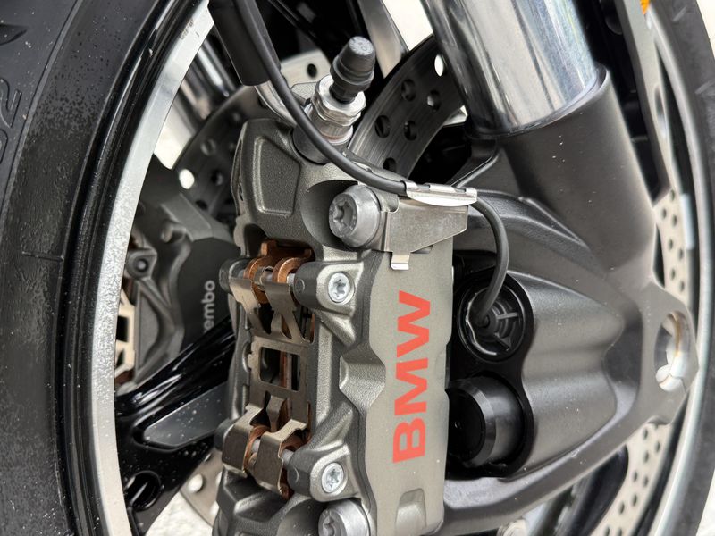 2026 BMW R 1300 R