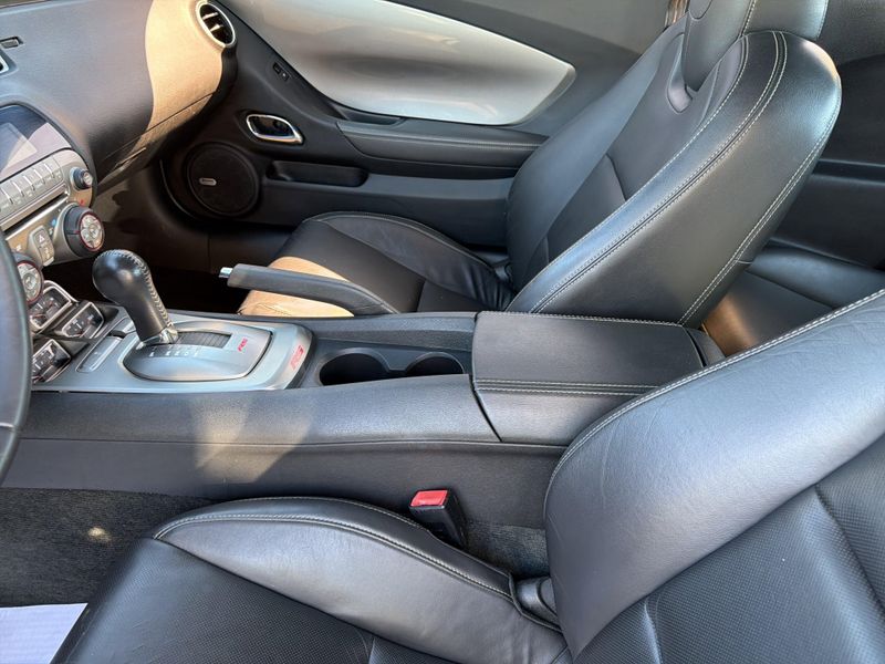Used 2011 Chevrolet Camaro 2LTImage 24