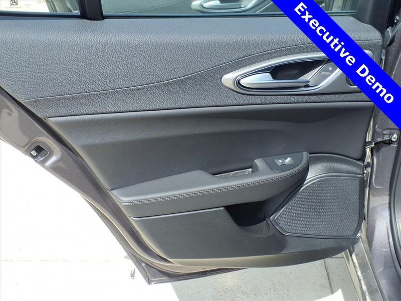 New 2025 Alfa Romeo Giulia AWDImage 11