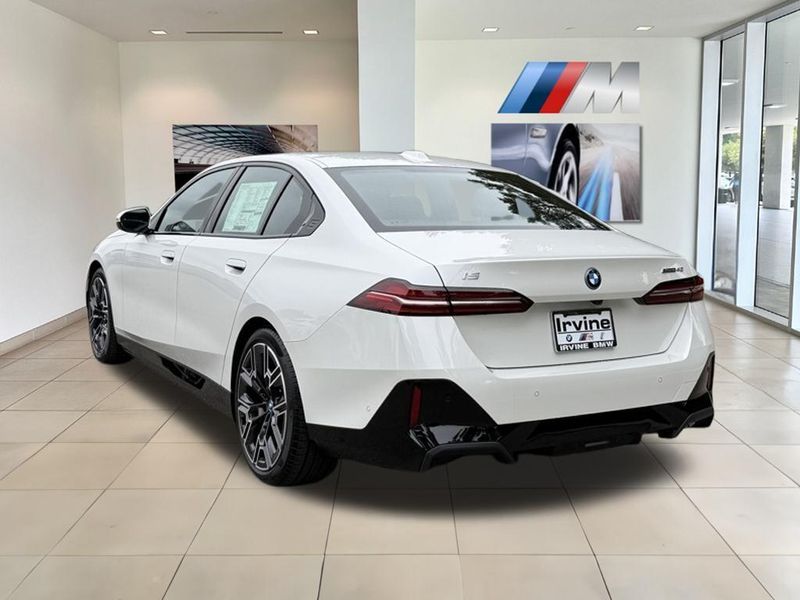2025 BMW i5 eDrive40Image 8
