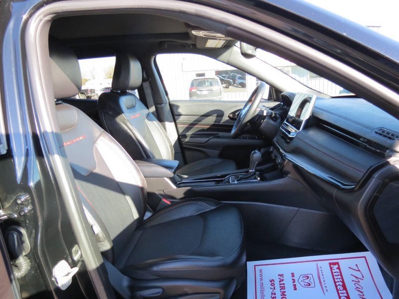 Used 2024 Jeep Compass Trailhawk 4x4 4dr SUVImage 32